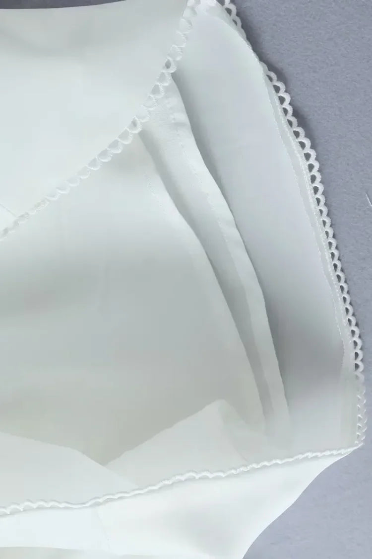 Vestido Curto com Manga de Renda – Modelo Amélie