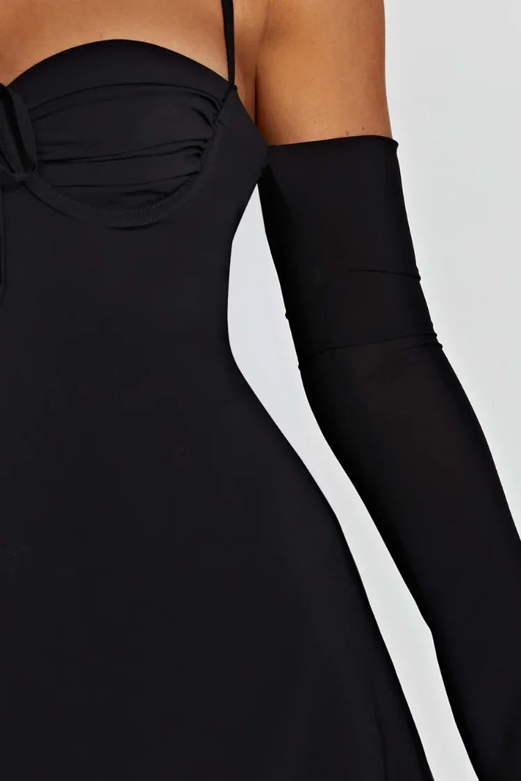 Vestido Curto com Luvas – Modelo Giulia