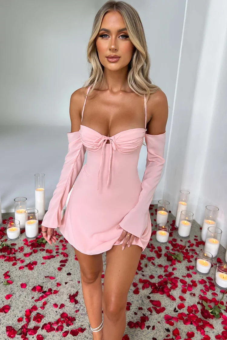 Vestido Curto com Luvas – Modelo Giulia