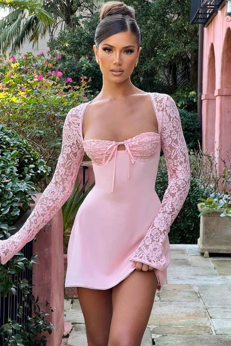 Vestido Curto com Manga de Renda – Modelo Amélie