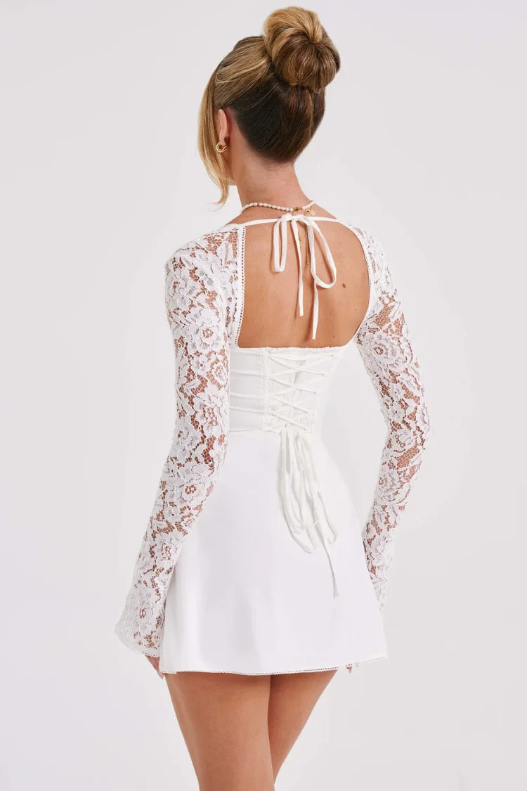 Vestido Curto com Manga de Renda – Modelo Amélie