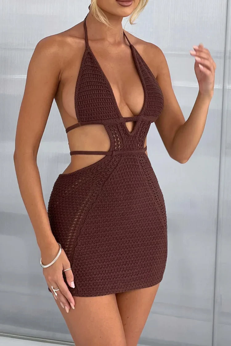 Vestido Curto com Recortes – Modelo Giovanna