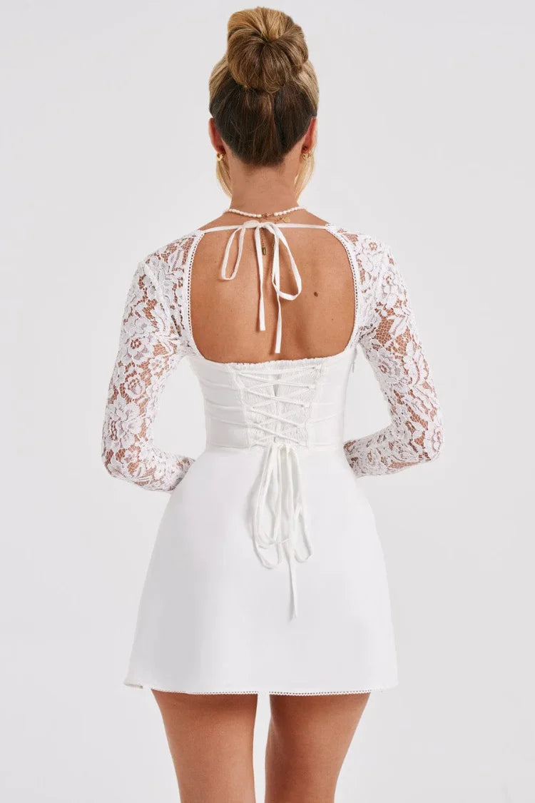 Vestido Curto com Manga de Renda – Modelo Amélie