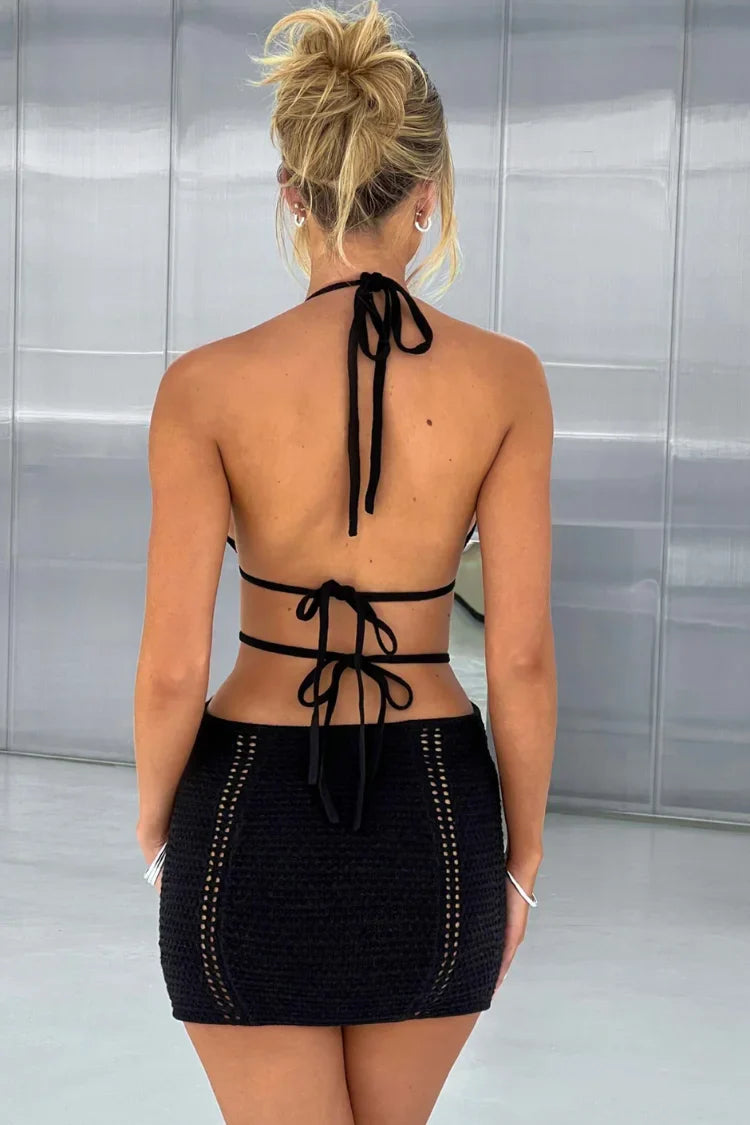 Vestido Curto com Recortes – Modelo Giovanna