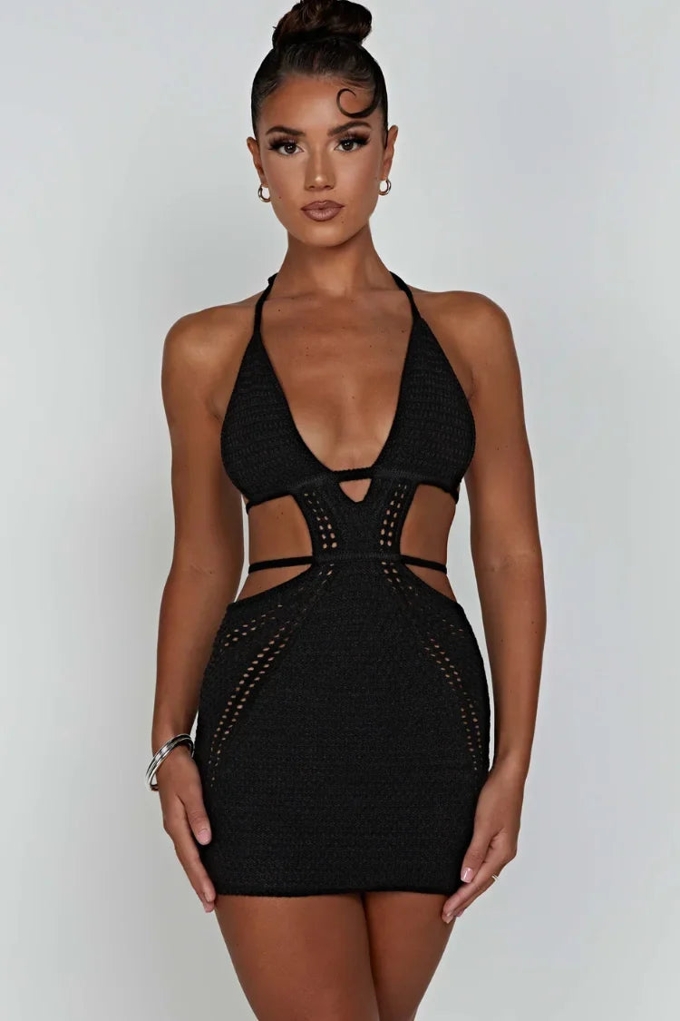 Vestido Curto com Recortes – Modelo Giovanna