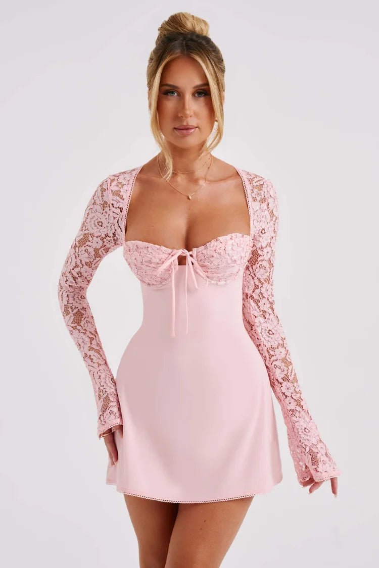 Vestido Curto com Manga de Renda – Modelo Amélie