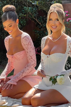 Vestido Curto com Manga de Renda – Modelo Amélie