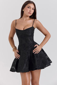 Vestido preto curto floral modelo Bella