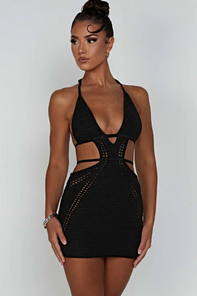 Vestido Curto com Recortes – Modelo Giovanna