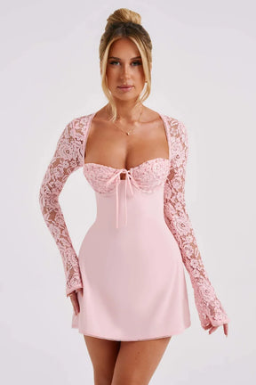 Vestido Curto com Manga de Renda – Modelo Amélie