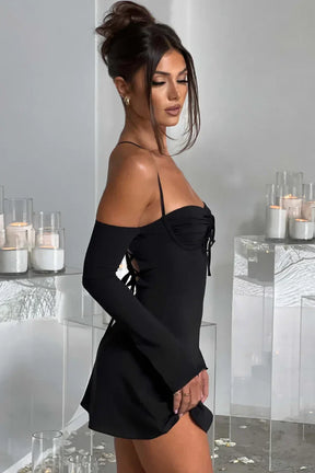 Vestido Curto com Luvas – Modelo Giulia
