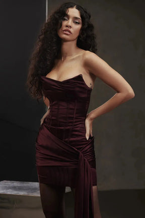 Vestido Curto Modelador Cetim Cereja Modelo Loubella