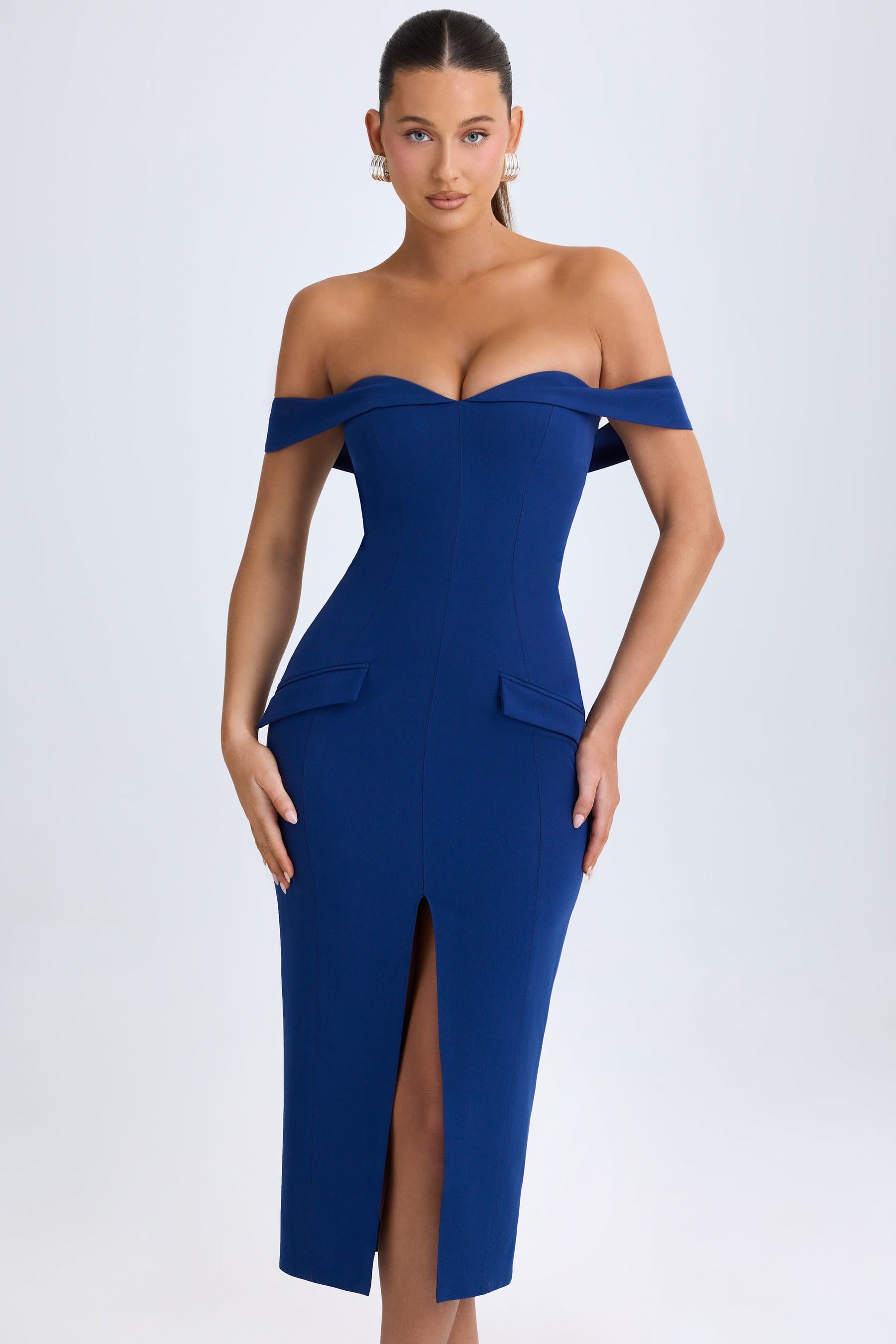 Vestido Midi Off-Shoulder em Azul Marinho