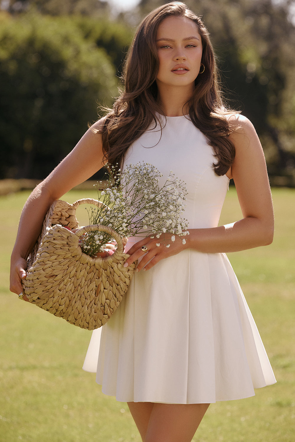 Vestido Curto Plissado de Algodão Branco Modelo Claretta